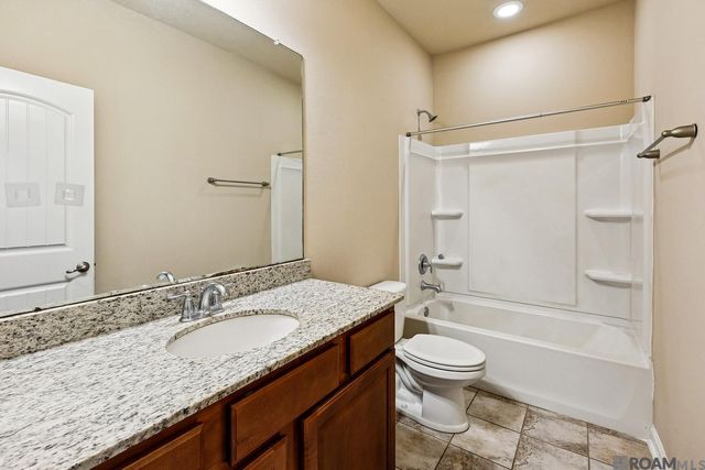 7864 W Pelican Lakes Ave, Baton Rouge, LA 70820