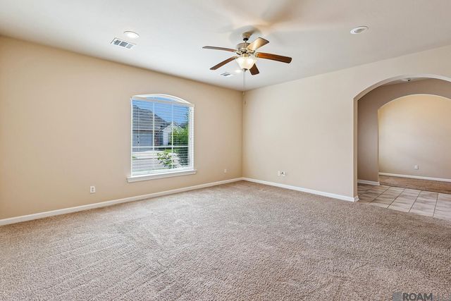 7864 W Pelican Lakes Ave, Baton Rouge, LA 70820