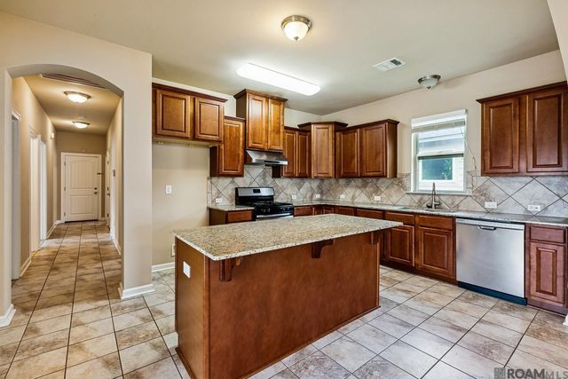 7864 W Pelican Lakes Ave, Baton Rouge, LA 70820