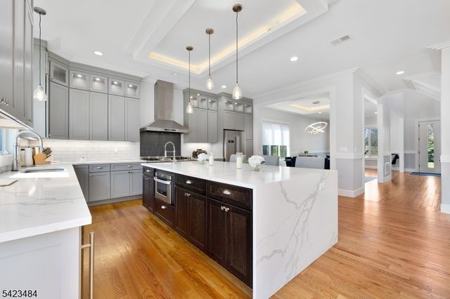 57 Walnut St, Livingston Twp., NJ 07039