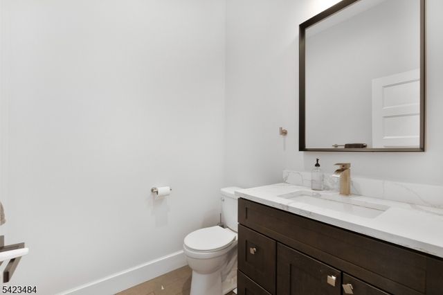 57 Walnut St, Livingston Twp., NJ 07039