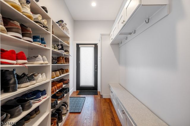 57 Walnut St, Livingston Twp., NJ 07039