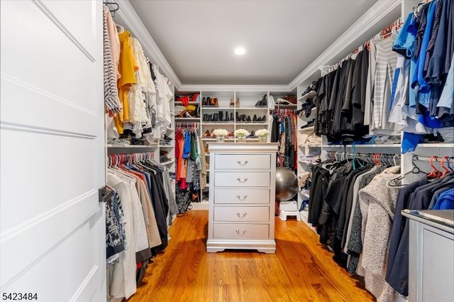 57 Walnut St, Livingston Twp., NJ 07039