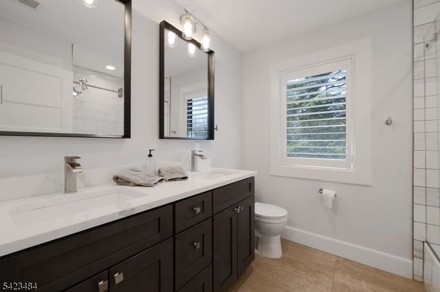 57 Walnut St, Livingston Twp., NJ 07039