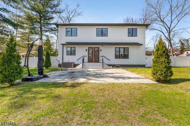 57 Walnut St, Livingston Twp., NJ 07039