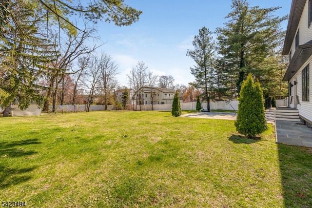 57 Walnut St, Livingston Twp., NJ 07039