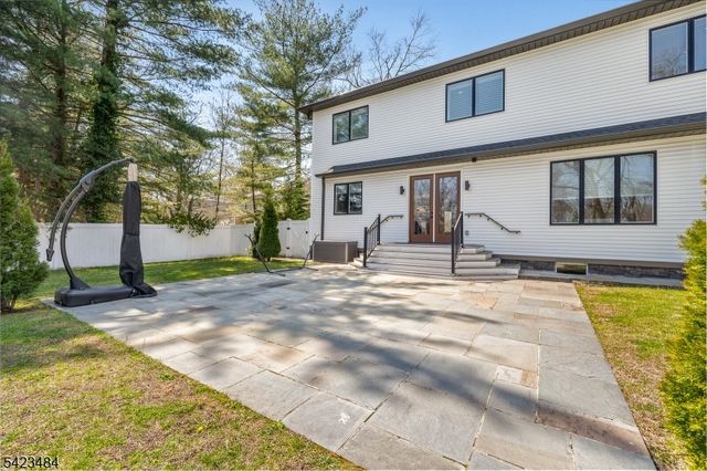 57 Walnut St, Livingston Twp., NJ 07039