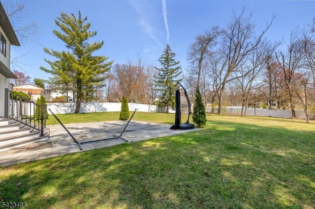 57 Walnut St, Livingston Twp., NJ 07039