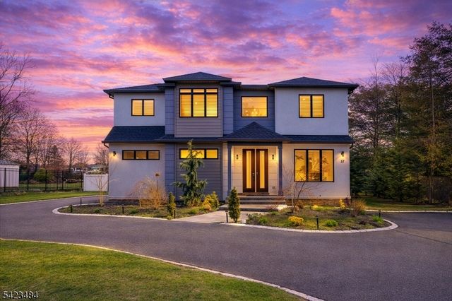 57 Walnut St, Livingston Twp., NJ 07039