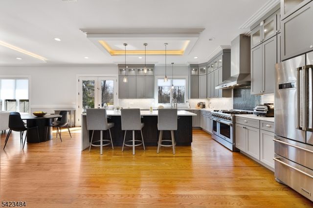 57 Walnut St, Livingston Twp., NJ 07039