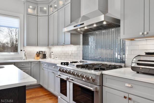 57 Walnut St, Livingston Twp., NJ 07039