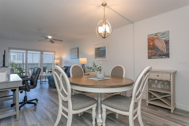 633 ALHAMBRA ROAD 305, Venice, FL 34285