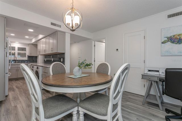 633 ALHAMBRA ROAD 305, Venice, FL 34285