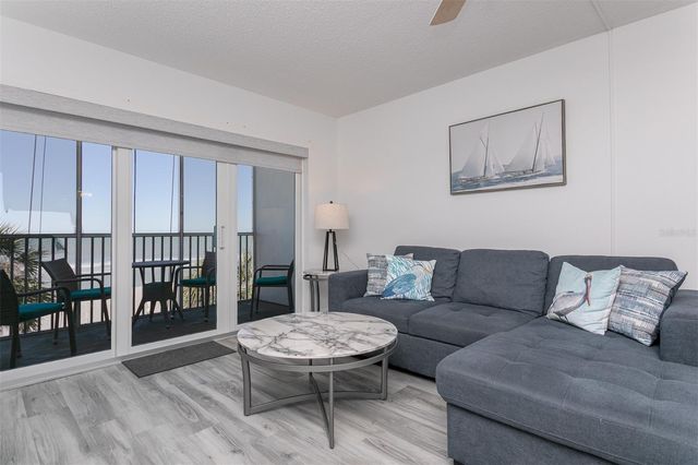 633 ALHAMBRA ROAD 305, Venice, FL 34285