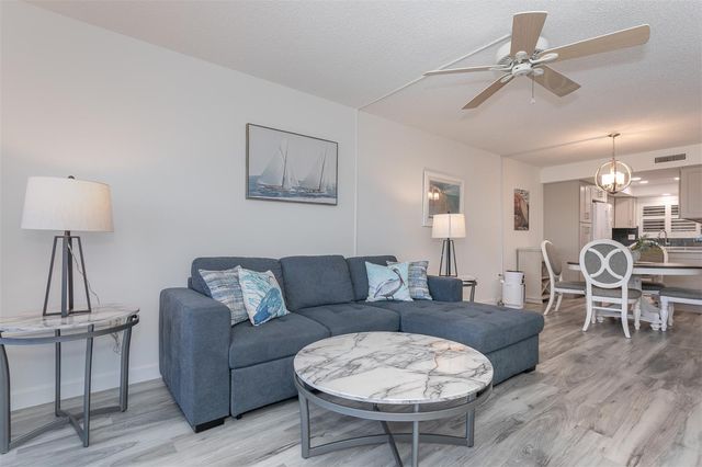 633 ALHAMBRA ROAD 305, Venice, FL 34285