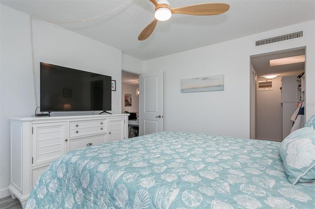 633 ALHAMBRA ROAD 305, Venice, FL 34285