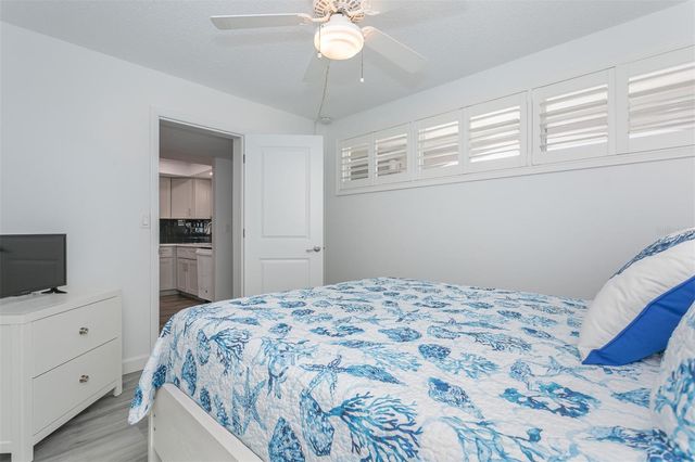 633 ALHAMBRA ROAD 305, Venice, FL 34285