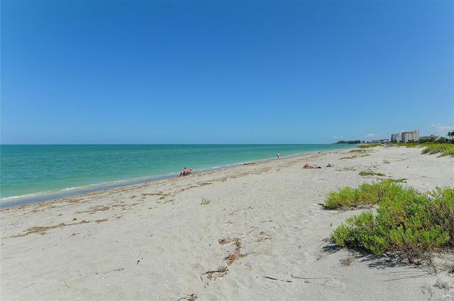 633 ALHAMBRA ROAD 305, Venice, FL 34285