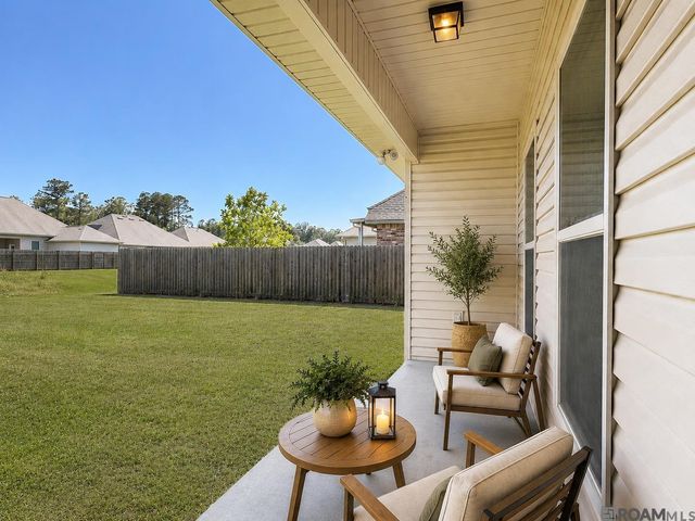 23124 Arcwood Dr, Denham Springs, LA 70726