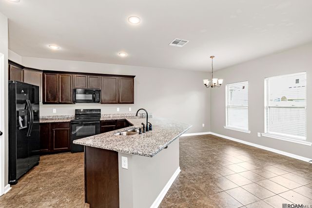 23124 Arcwood Dr, Denham Springs, LA 70726