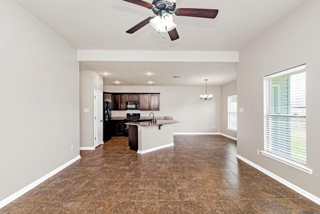 23124 Arcwood Dr, Denham Springs, LA 70726