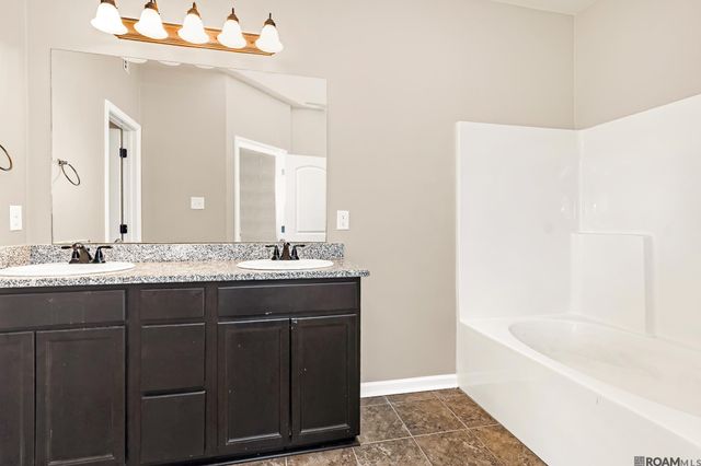 23124 Arcwood Dr, Denham Springs, LA 70726