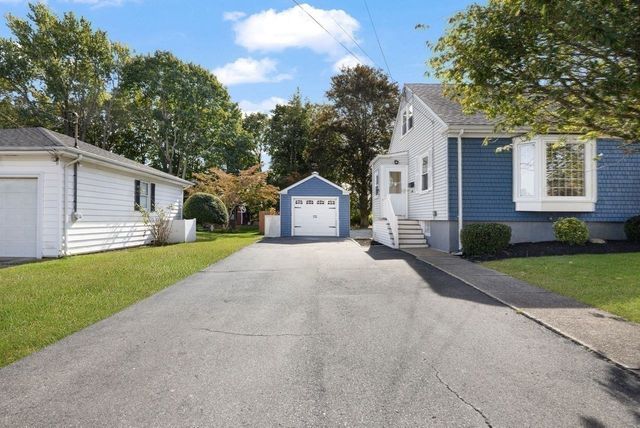 111 Durfee, Tiverton, RI 02878