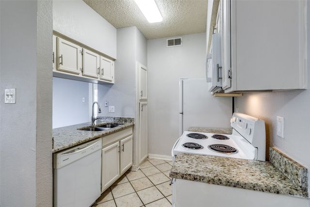 9747 Whitehurst Drive 150, Dallas, TX 75243