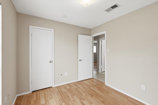 1739 Oak Lake, Irving, TX 75060