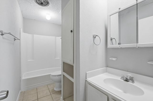 1739 Oak Lake, Irving, TX 75060