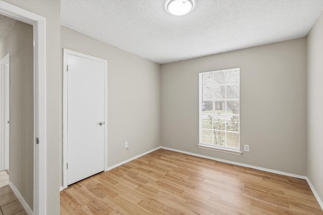 1739 Oak Lake, Irving, TX 75060