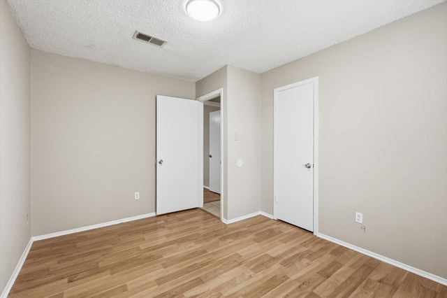 1739 Oak Lake, Irving, TX 75060