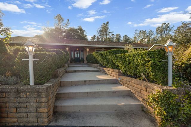 15624 Ranchland Drive, Redding, CA 96001