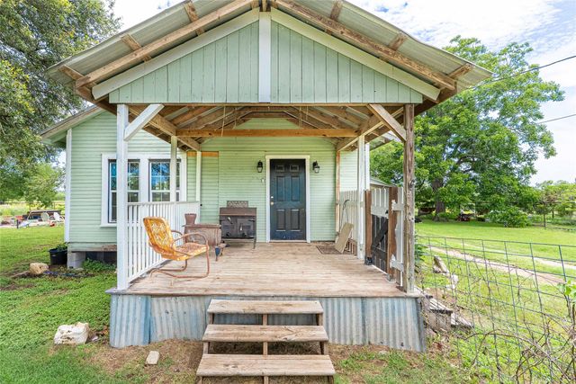 802 Smith RD, Rockdale, TX 76567