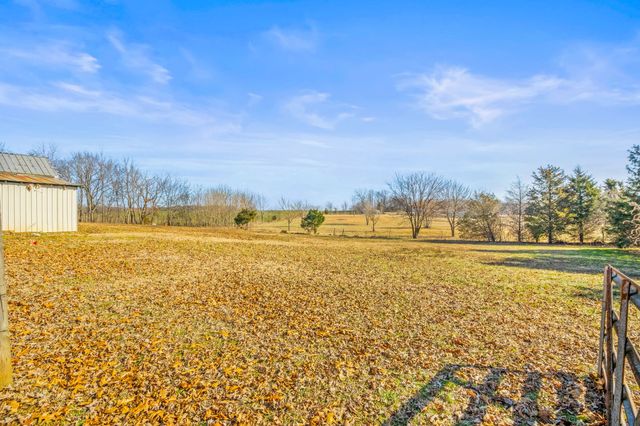 6041 McDaniels Rd, Springfield, TN 37172