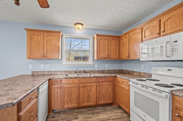 6041 McDaniels Rd, Springfield, TN 37172