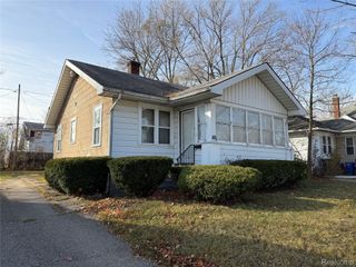 2209 Raskob Street, Flint, MI 48504