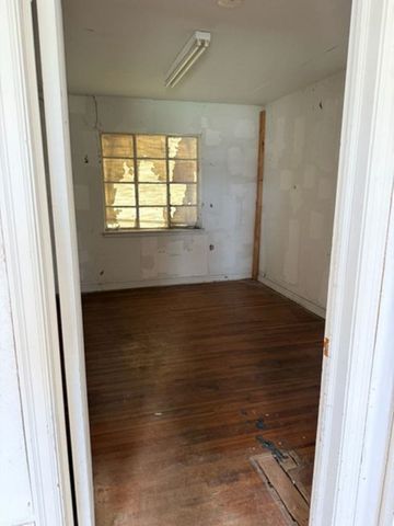 535 S Hunter, Wichita, KS 67207