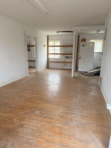 535 S Hunter, Wichita, KS 67207