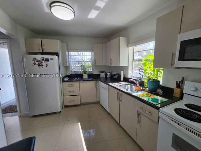 4393 NW 11th St 20, Miami, FL 33126