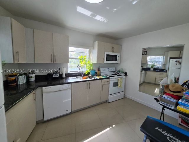 4393 NW 11th St 20, Miami, FL 33126