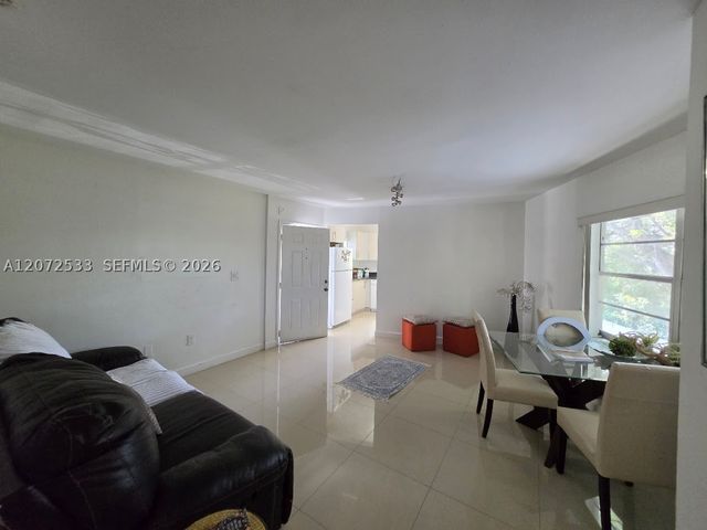 4393 NW 11th St 20, Miami, FL 33126