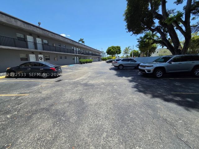 4393 NW 11th St 20, Miami, FL 33126