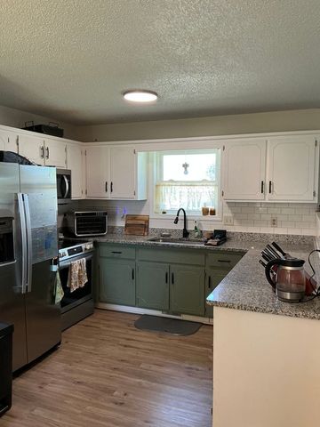 1925 Timberline Cir, Oak Grove, KY 42262