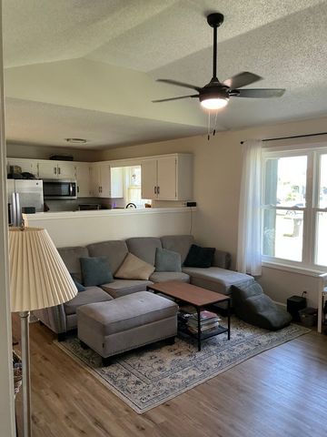 1925 Timberline Cir, Oak Grove, KY 42262