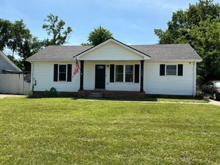 1925 Timberline Cir, Oak Grove, KY 42262