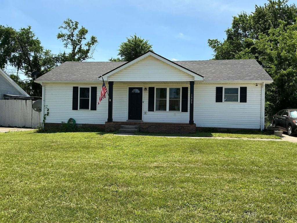 1925 Timberline Cir, Oak Grove, KY 42262
