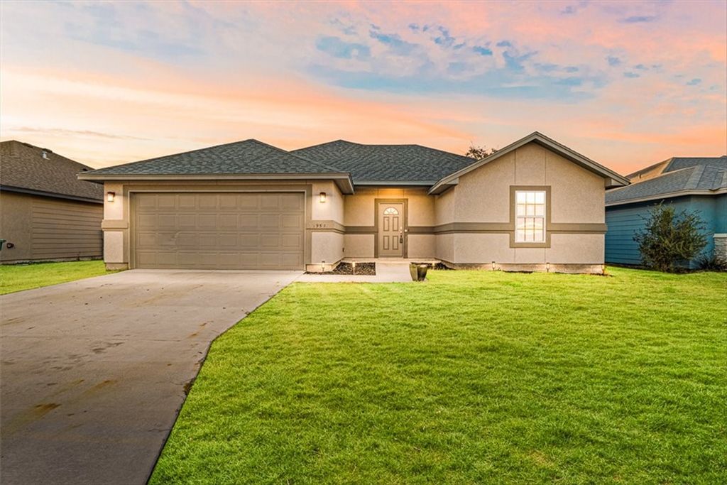 1954 Admiral Lane, Aransas Pass, TX 78336