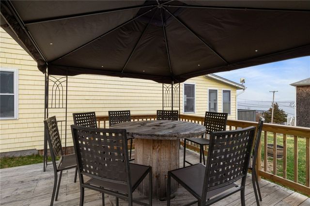 26 Pier Road, Portsmouth, RI 02872
