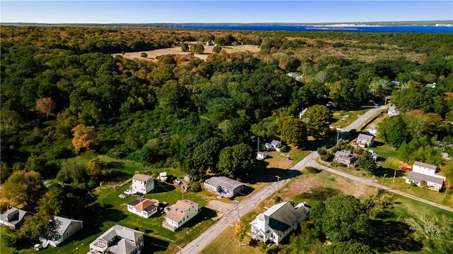26 Pier Road, Portsmouth, RI 02872